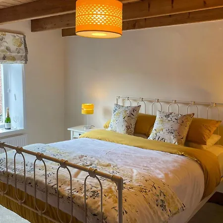 Holiday home West House *